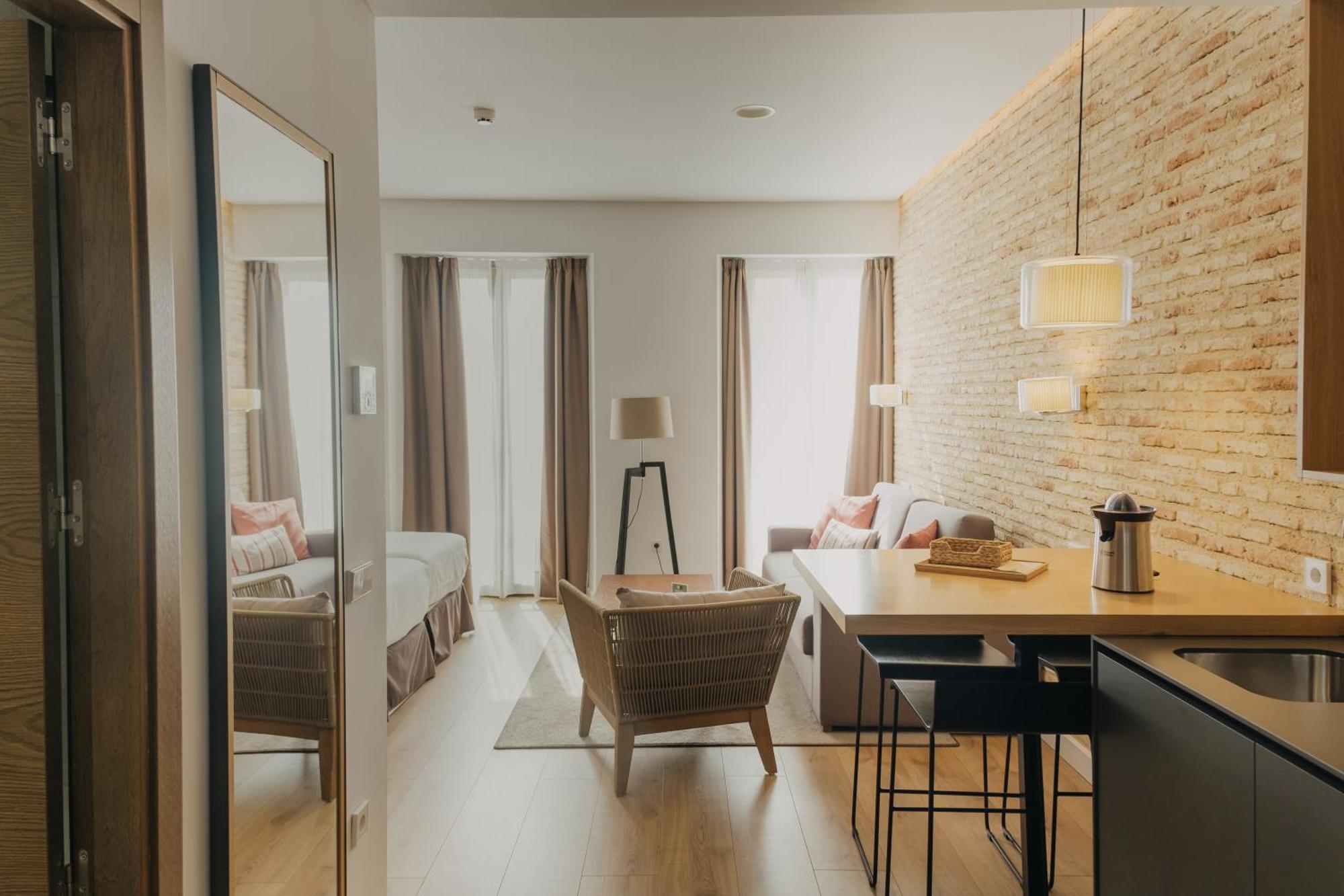 Aquitania Apartahotel Sevilla
